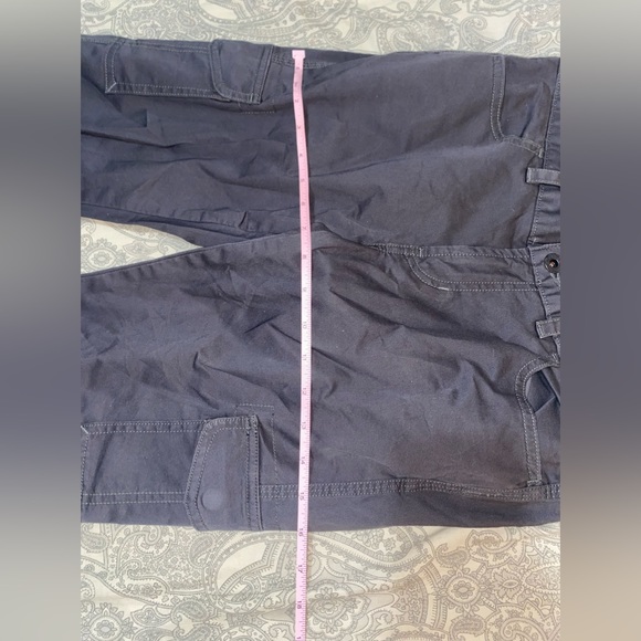The North Face size 4 grey straight-leg cargo pants - Picture 8 of 8